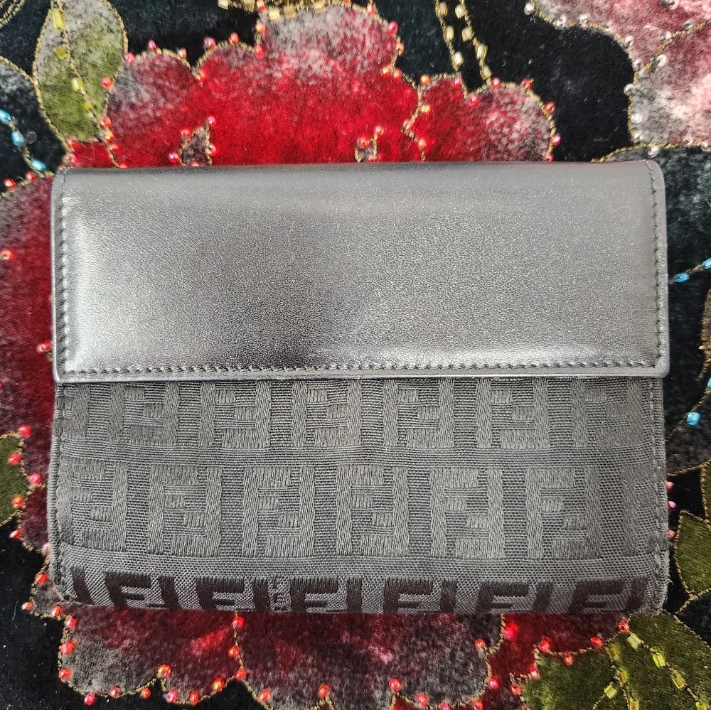 Fendi Wallet - Picture 2 of 13